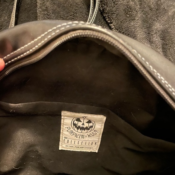 Love pain & Stitches - Picture 4 of 5